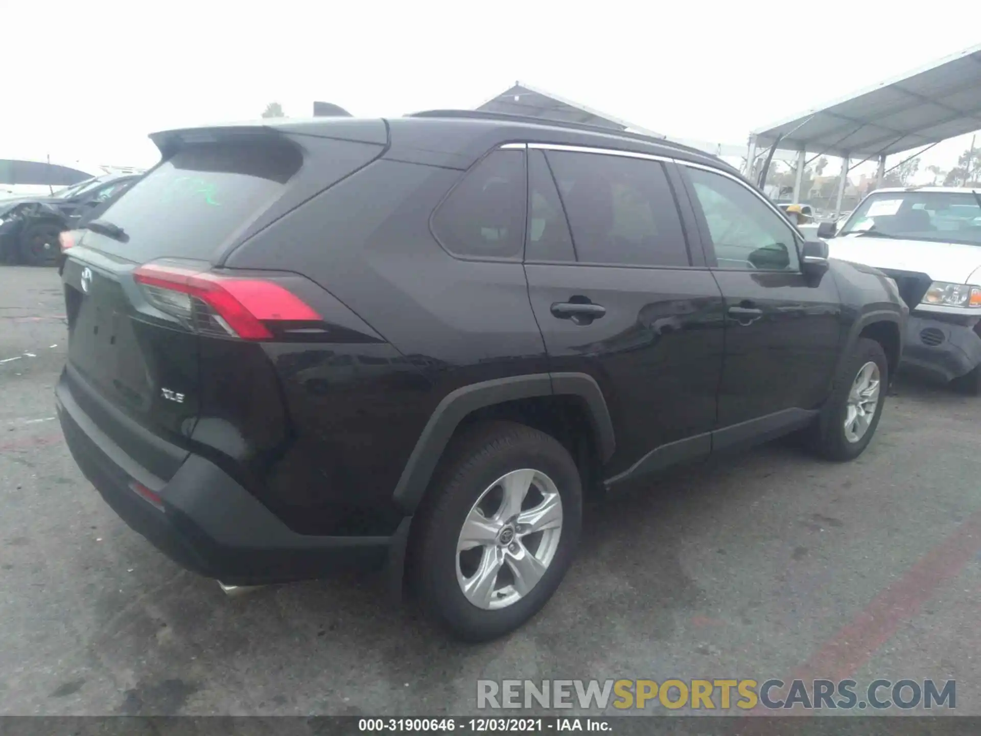 4 Photograph of a damaged car 2T3W1RFV5MC142569 TOYOTA RAV4 2021