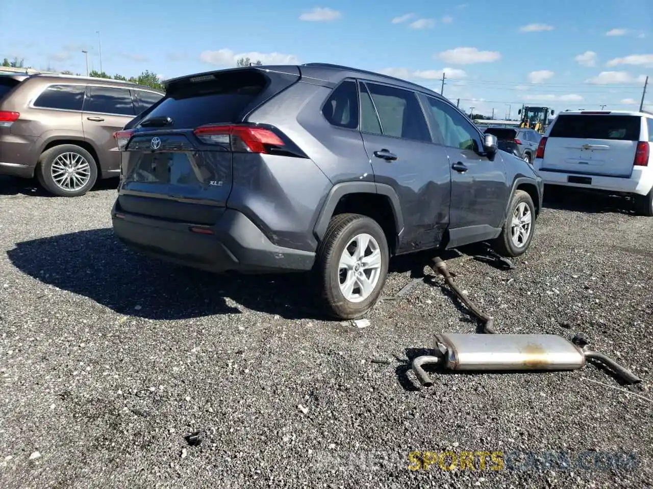 4 Photograph of a damaged car 2T3W1RFV5MC165057 TOYOTA RAV4 2021