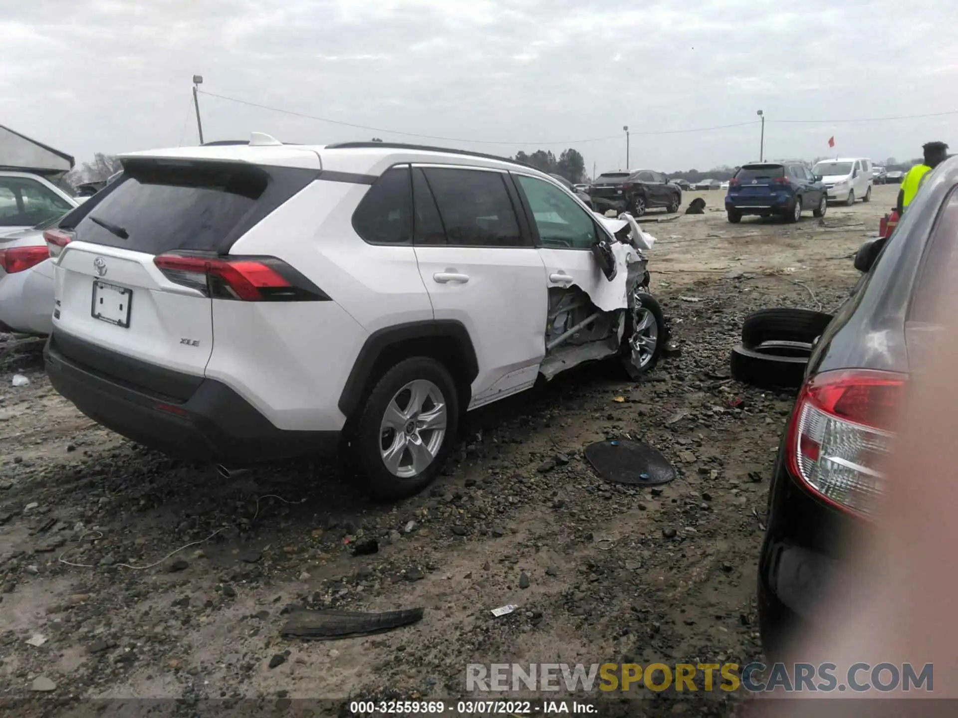 4 Photograph of a damaged car 2T3W1RFV5MC168718 TOYOTA RAV4 2021