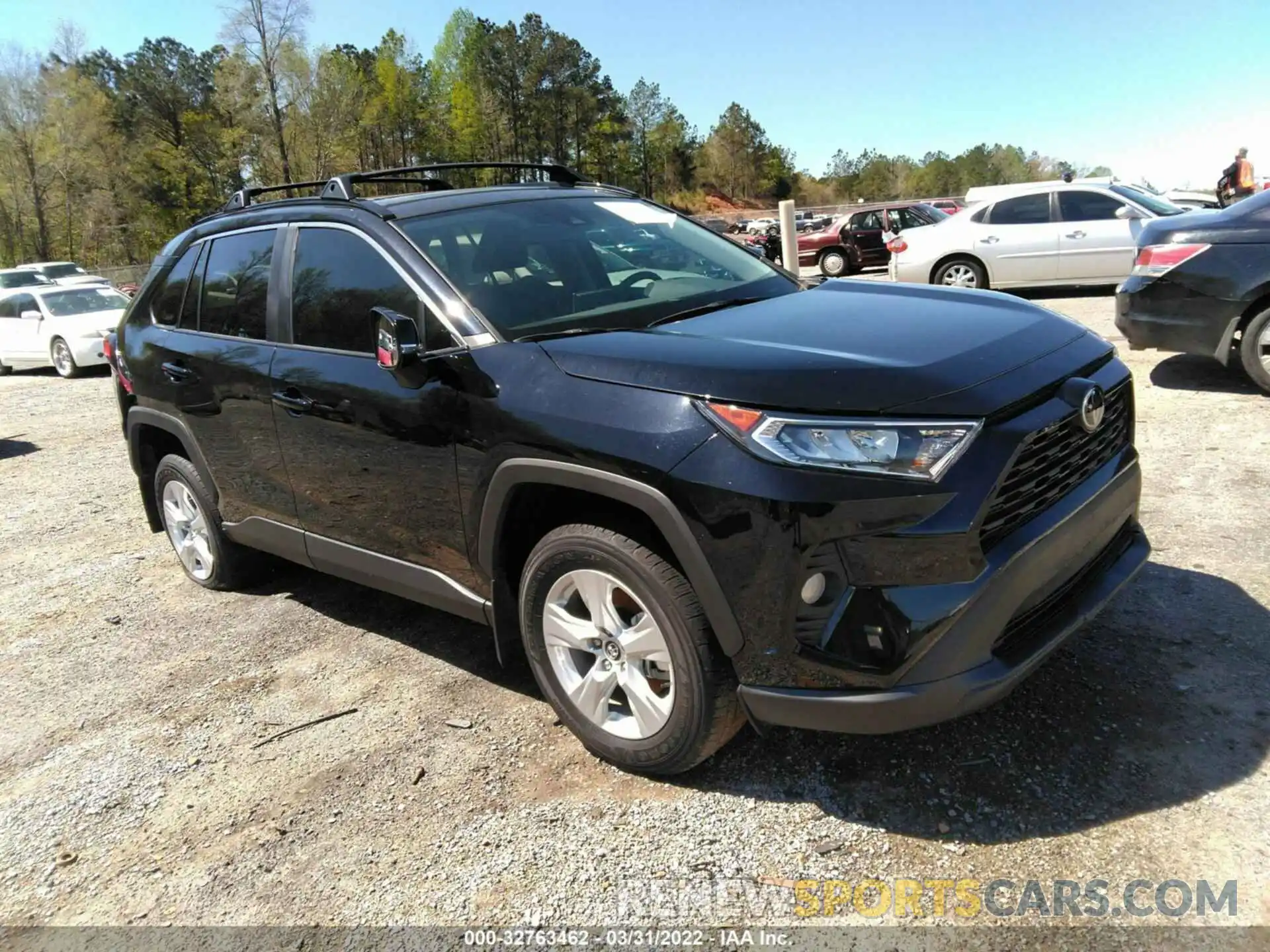 1 Photograph of a damaged car 2T3W1RFV5MW104001 TOYOTA RAV4 2021