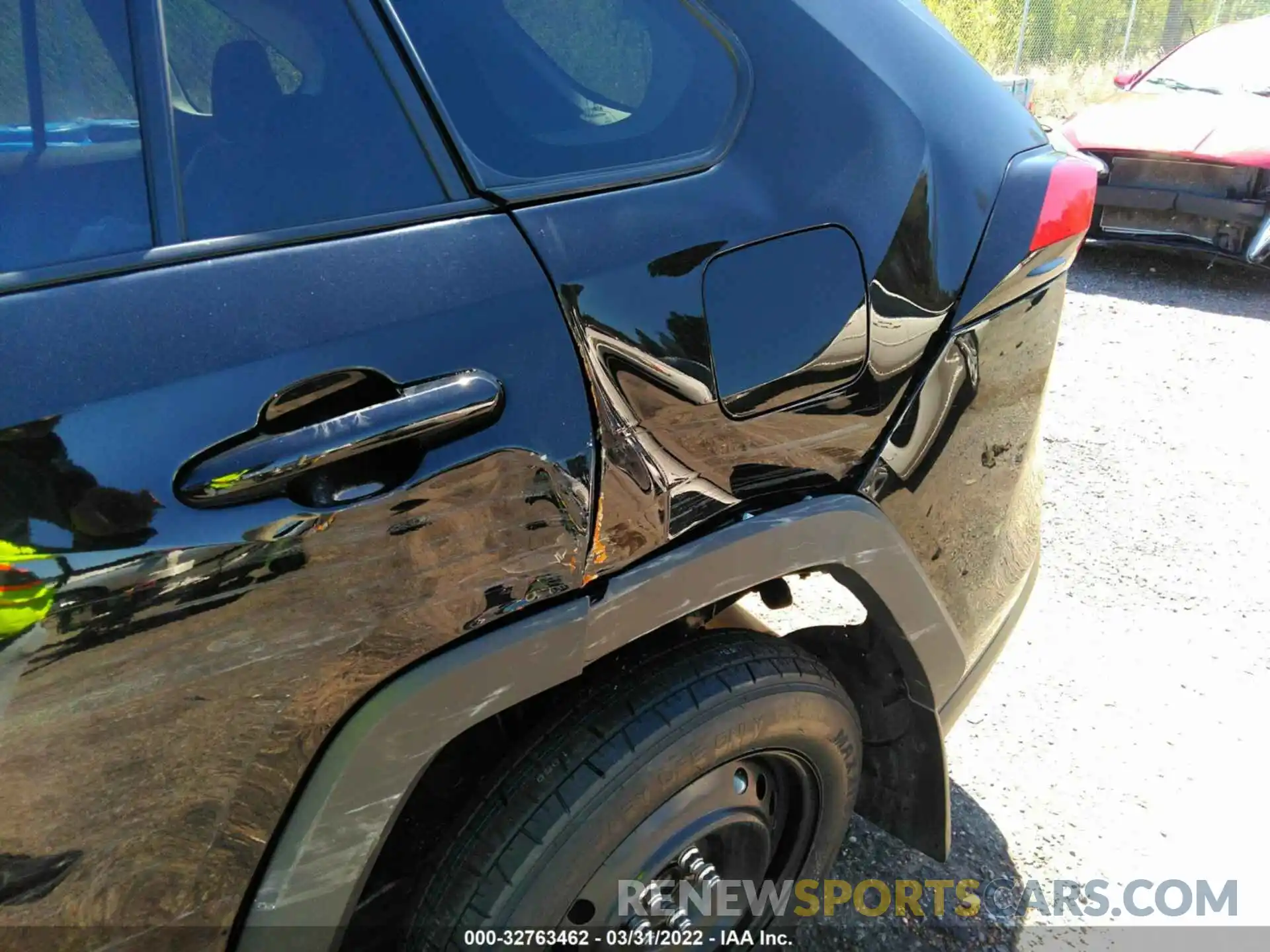 6 Photograph of a damaged car 2T3W1RFV5MW104001 TOYOTA RAV4 2021