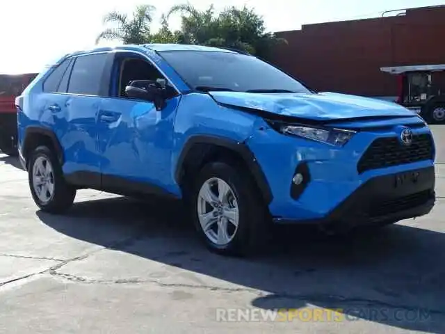 1 Photograph of a damaged car 2T3W1RFV5MW104290 TOYOTA RAV4 2021