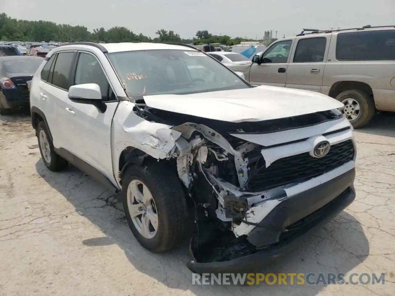 1 Photograph of a damaged car 2T3W1RFV5MW104905 TOYOTA RAV4 2021