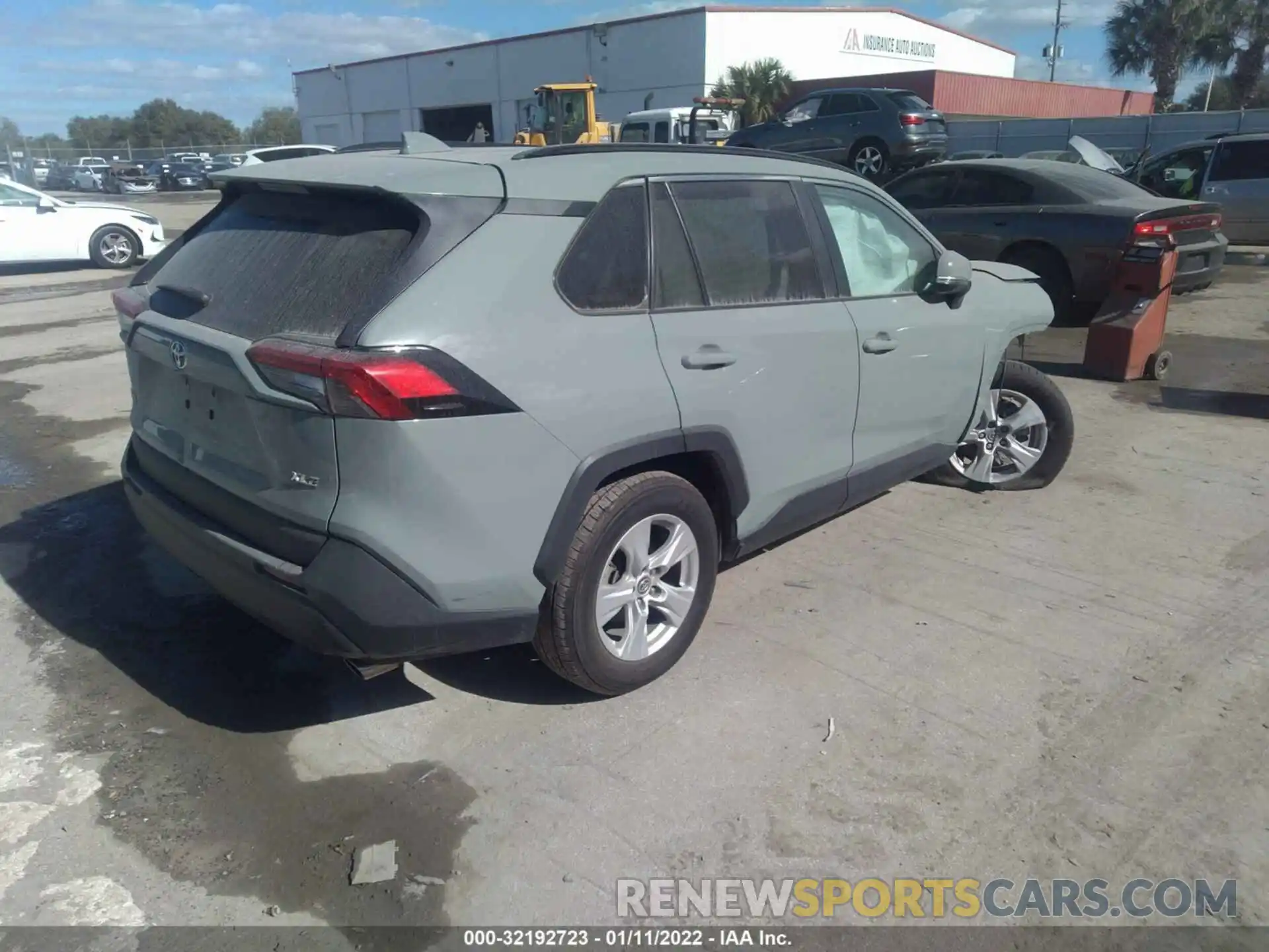 4 Photograph of a damaged car 2T3W1RFV5MW106136 TOYOTA RAV4 2021