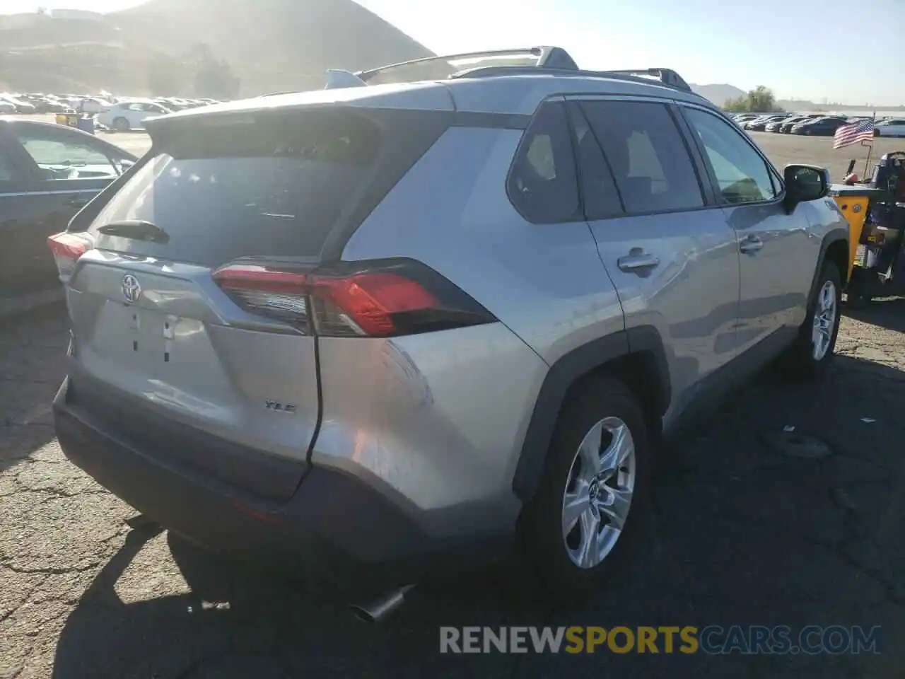 4 Photograph of a damaged car 2T3W1RFV5MW109201 TOYOTA RAV4 2021