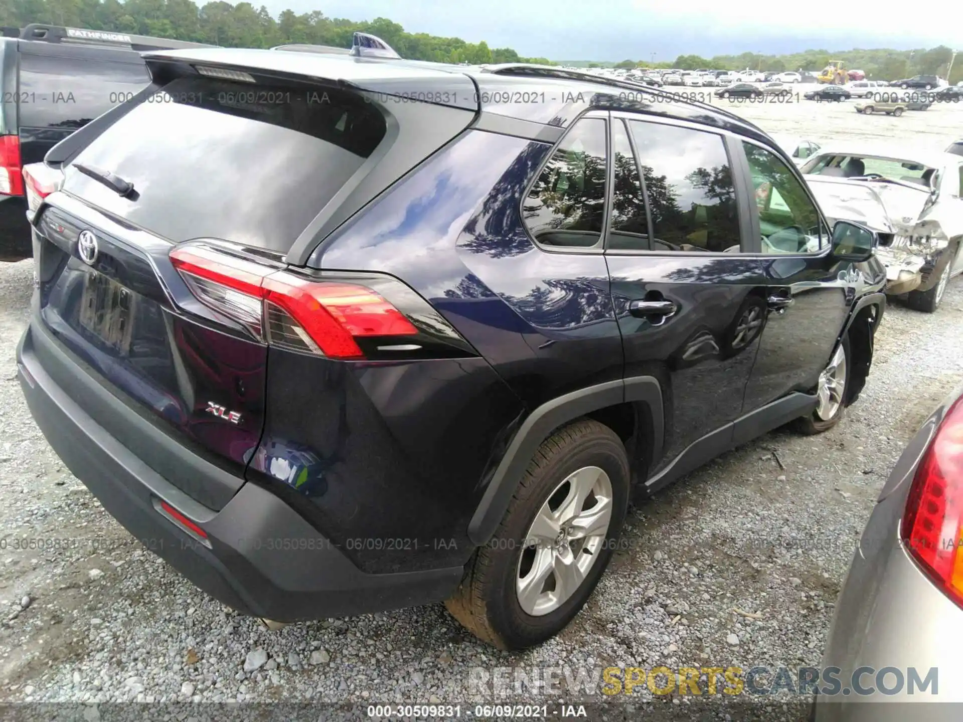 4 Photograph of a damaged car 2T3W1RFV5MW110218 TOYOTA RAV4 2021