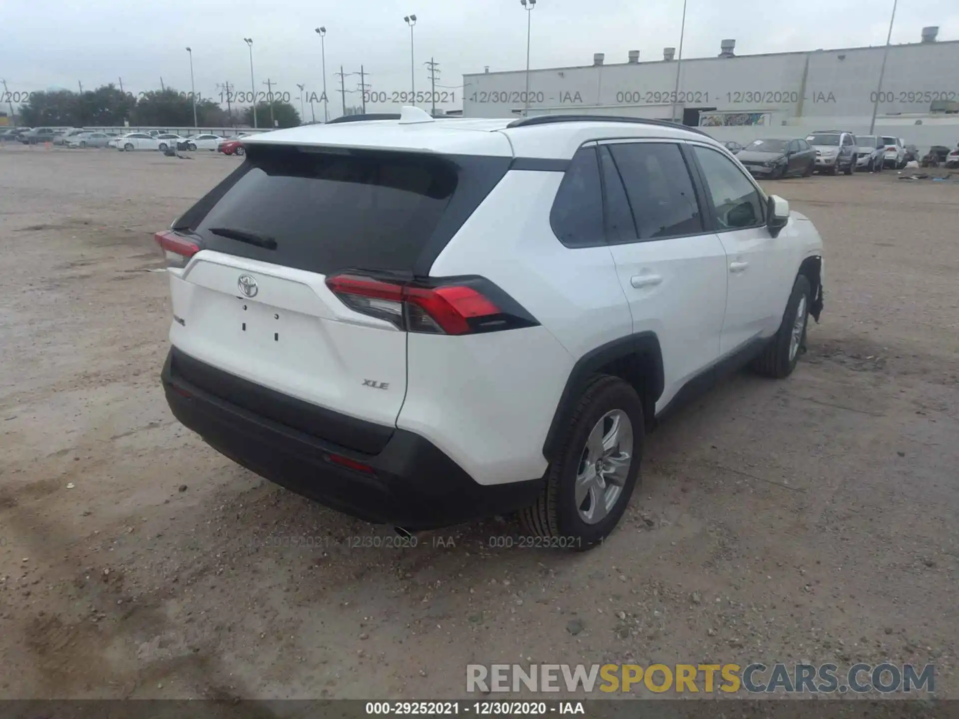 4 Photograph of a damaged car 2T3W1RFV5MW112891 TOYOTA RAV4 2021