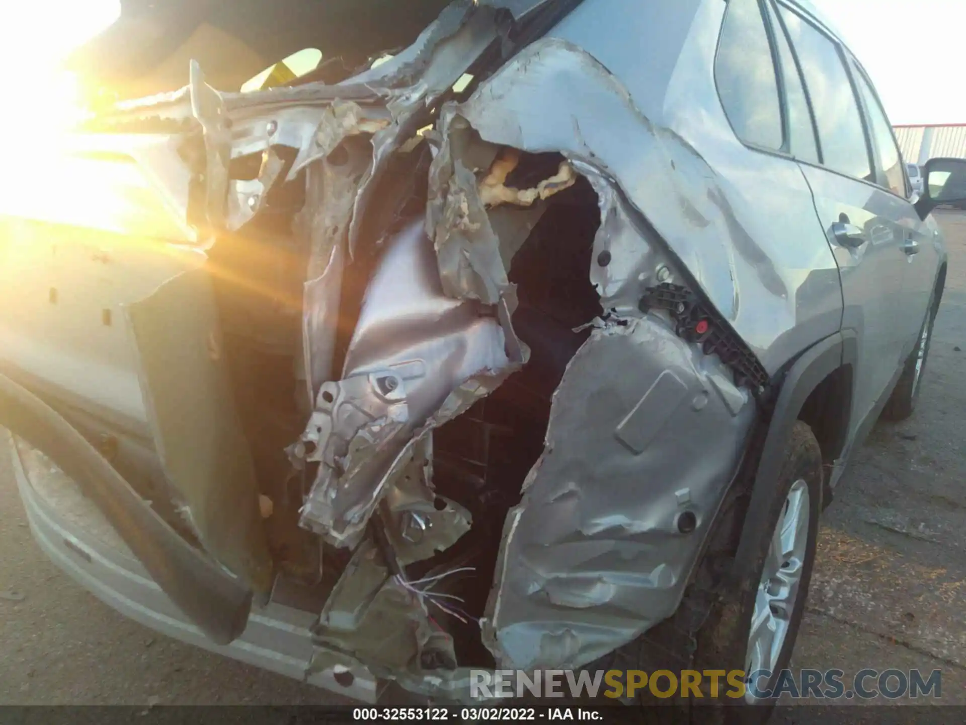 6 Photograph of a damaged car 2T3W1RFV5MW116195 TOYOTA RAV4 2021