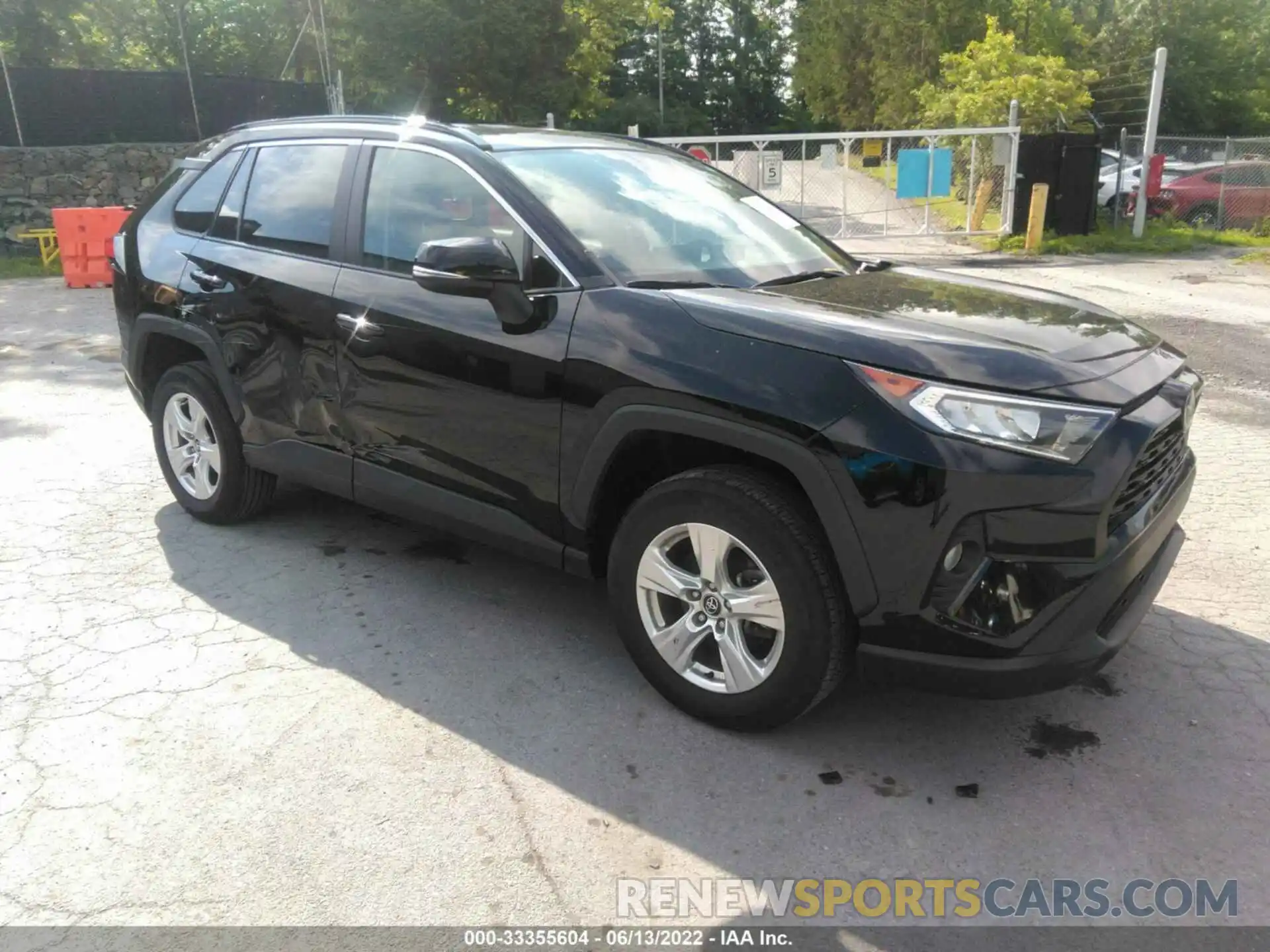 1 Photograph of a damaged car 2T3W1RFV5MW118884 TOYOTA RAV4 2021