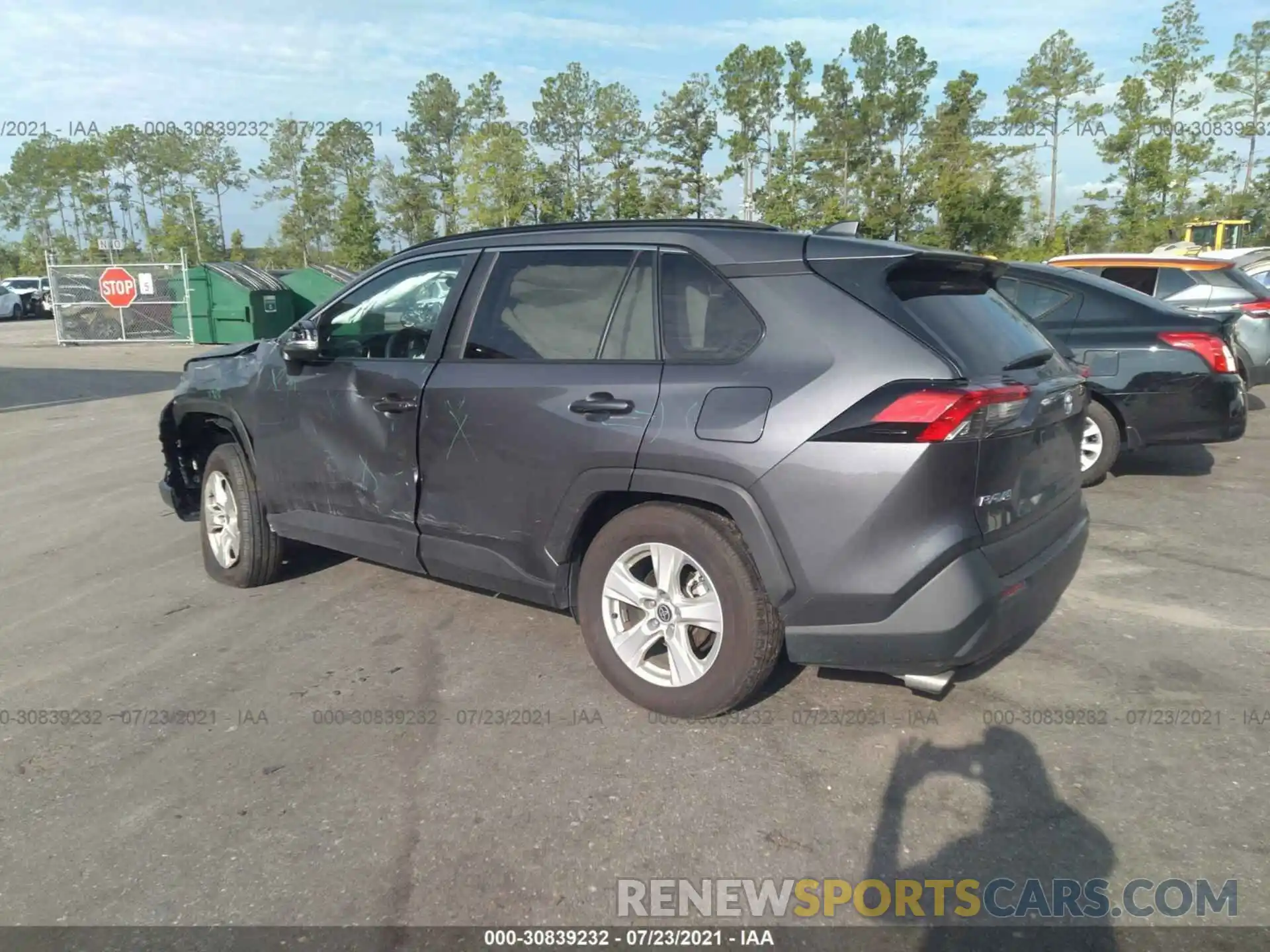 3 Photograph of a damaged car 2T3W1RFV5MW133806 TOYOTA RAV4 2021