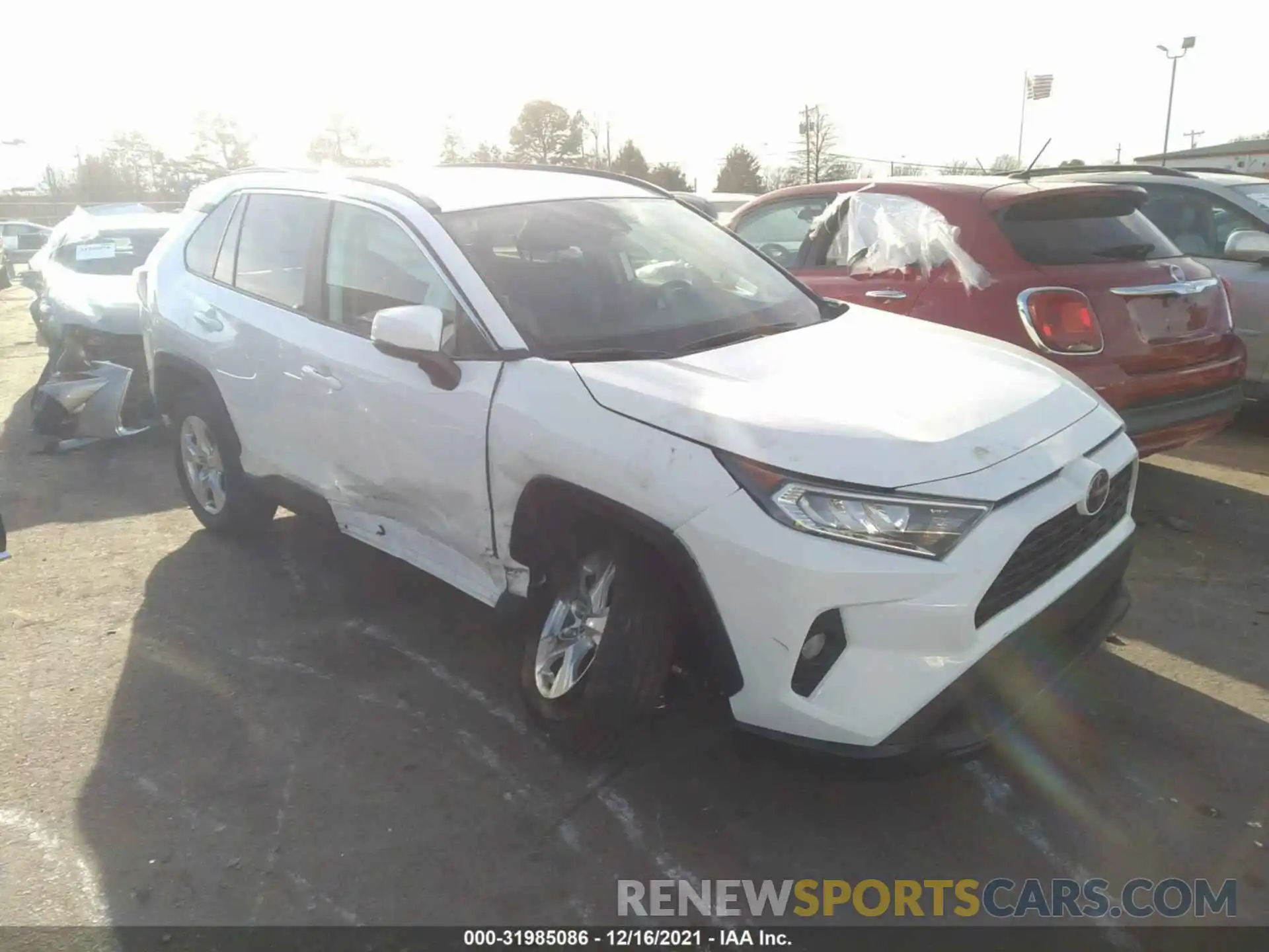 1 Photograph of a damaged car 2T3W1RFV5MW142957 TOYOTA RAV4 2021