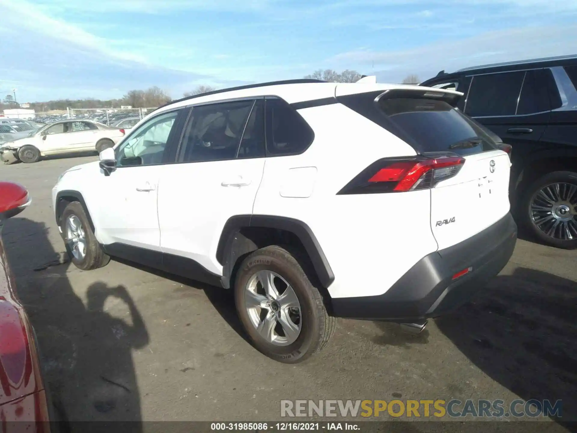 3 Photograph of a damaged car 2T3W1RFV5MW142957 TOYOTA RAV4 2021