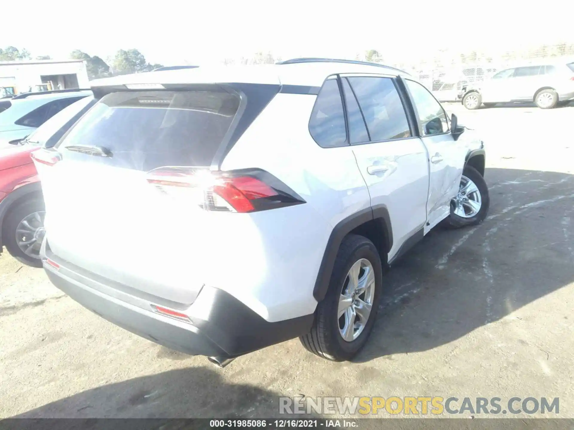 4 Photograph of a damaged car 2T3W1RFV5MW142957 TOYOTA RAV4 2021