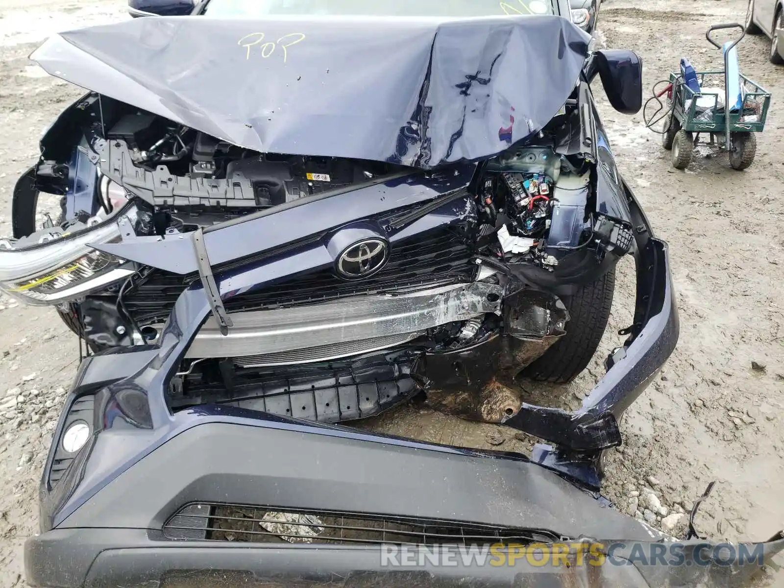 9 Photograph of a damaged car 2T3W1RFV5MW144322 TOYOTA RAV4 2021