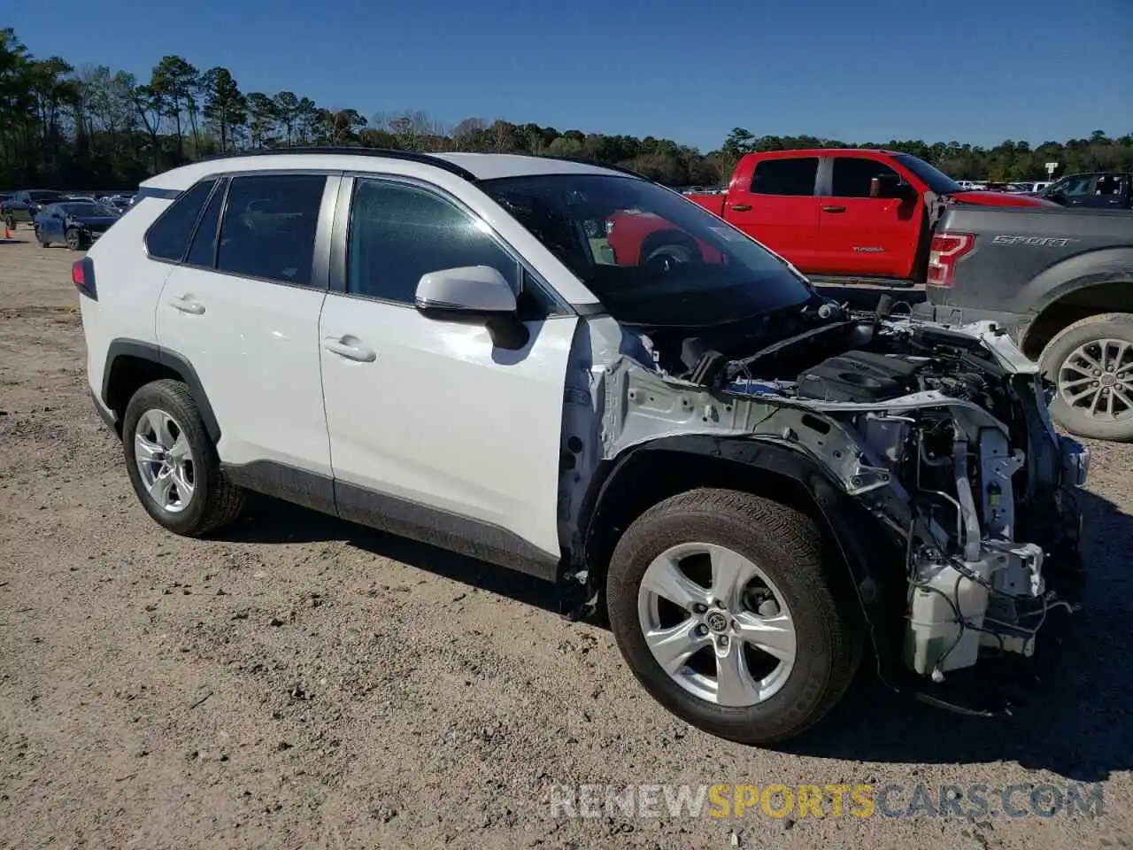 4 Photograph of a damaged car 2T3W1RFV5MW149990 TOYOTA RAV4 2021