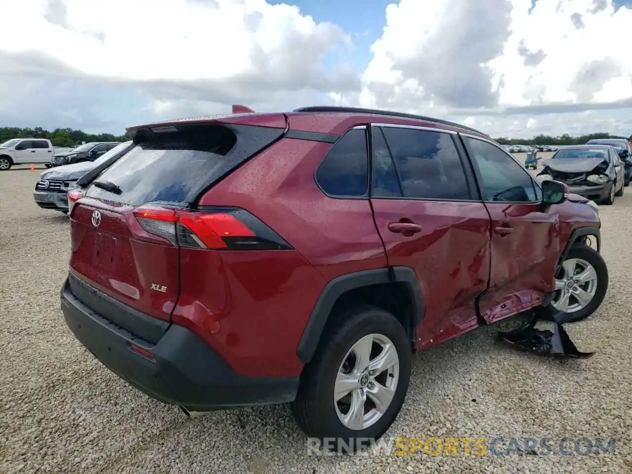 4 Photograph of a damaged car 2T3W1RFV5MW154896 TOYOTA RAV4 2021