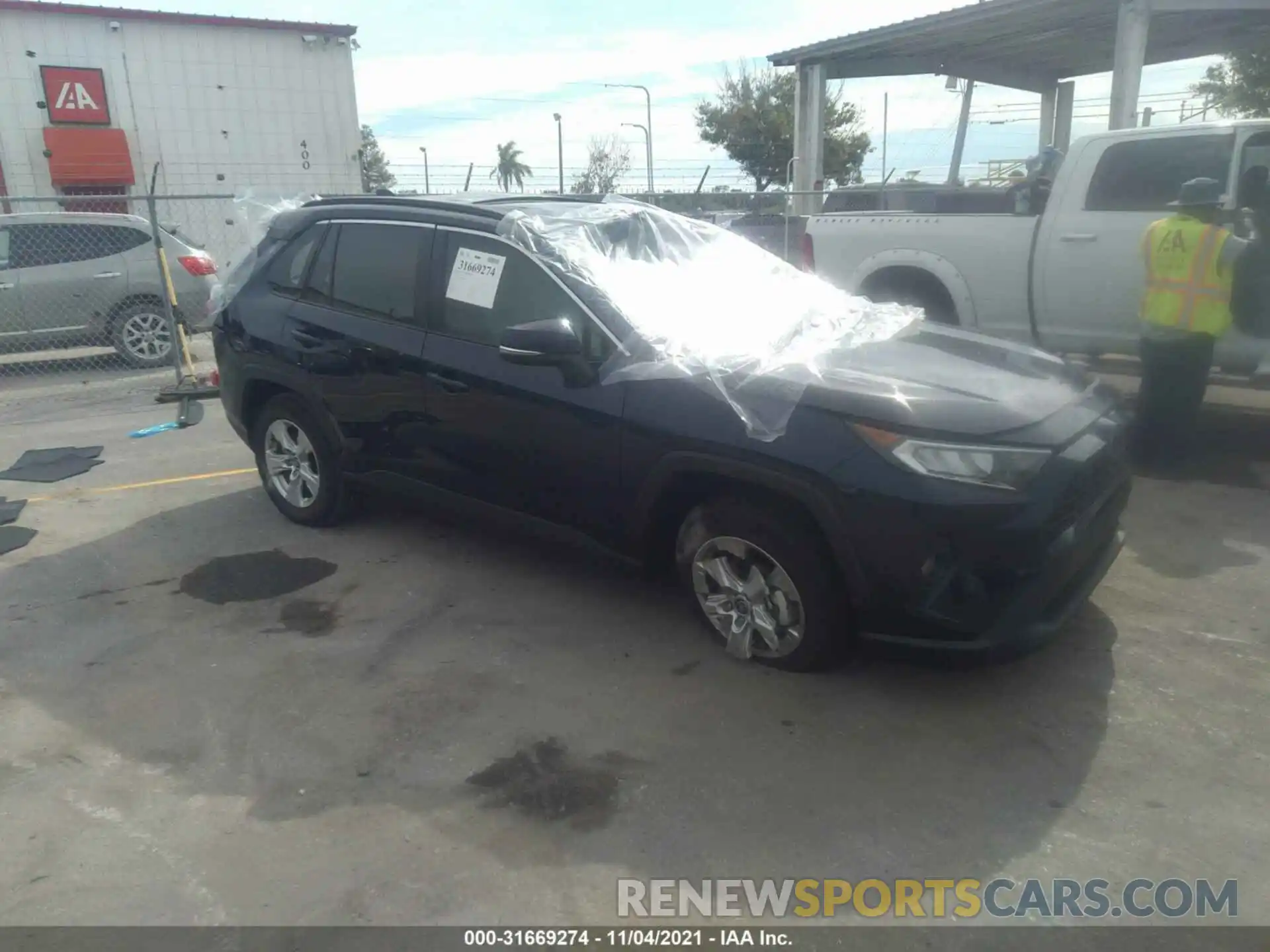 1 Photograph of a damaged car 2T3W1RFV5MW157619 TOYOTA RAV4 2021