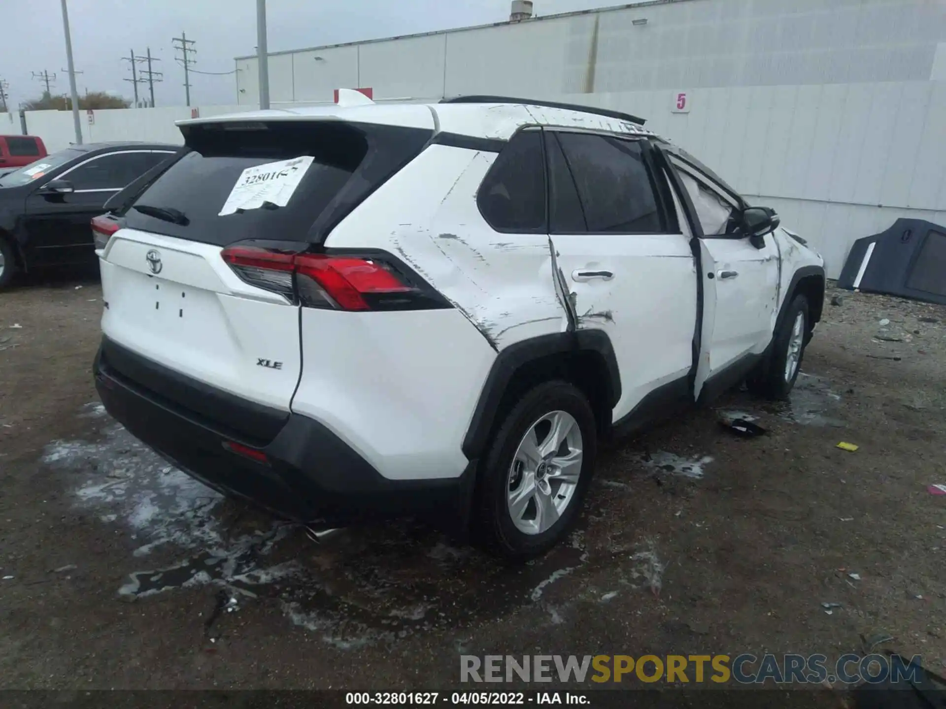 4 Photograph of a damaged car 2T3W1RFV5MW162092 TOYOTA RAV4 2021