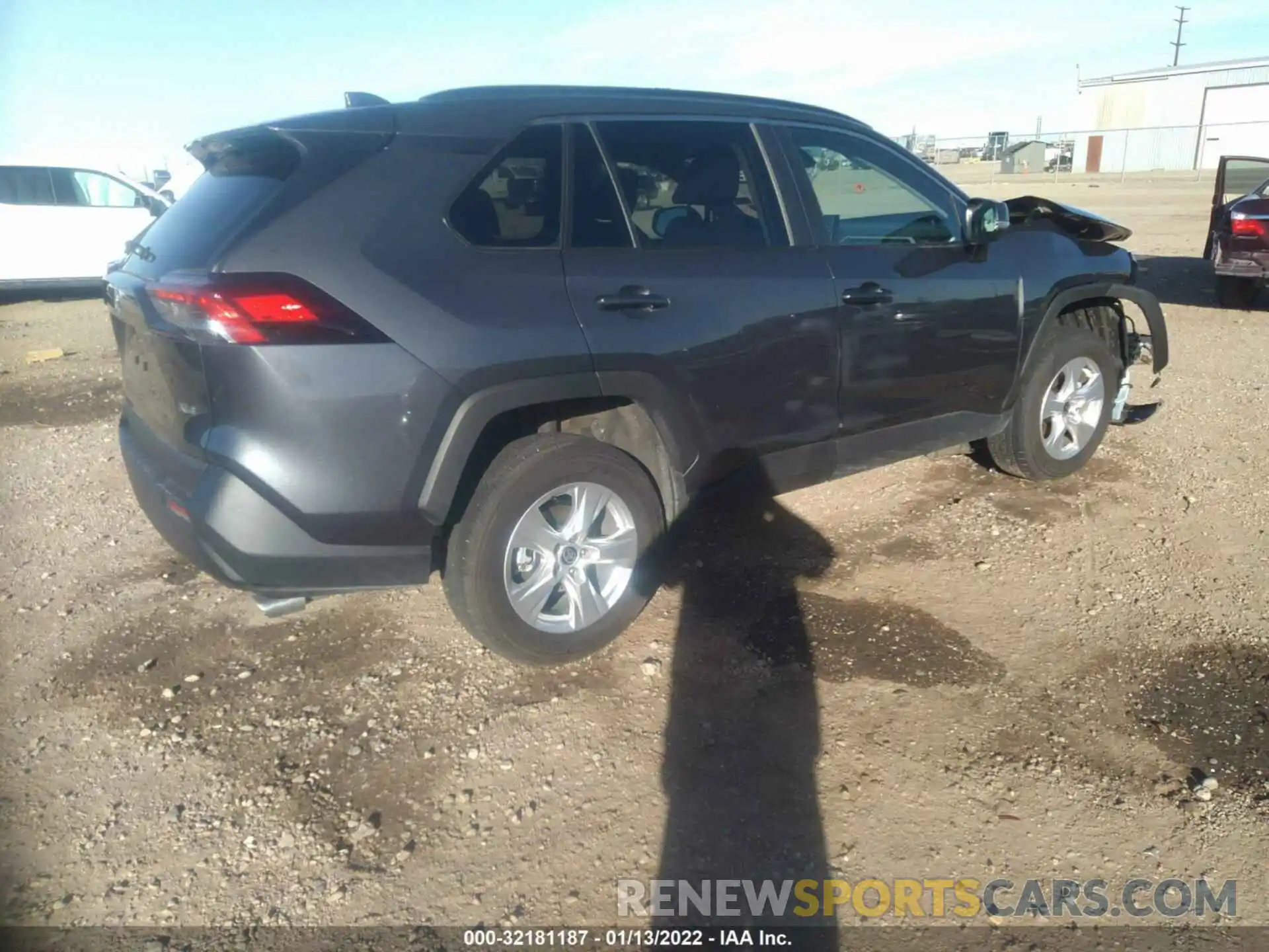 4 Photograph of a damaged car 2T3W1RFV5MW166580 TOYOTA RAV4 2021