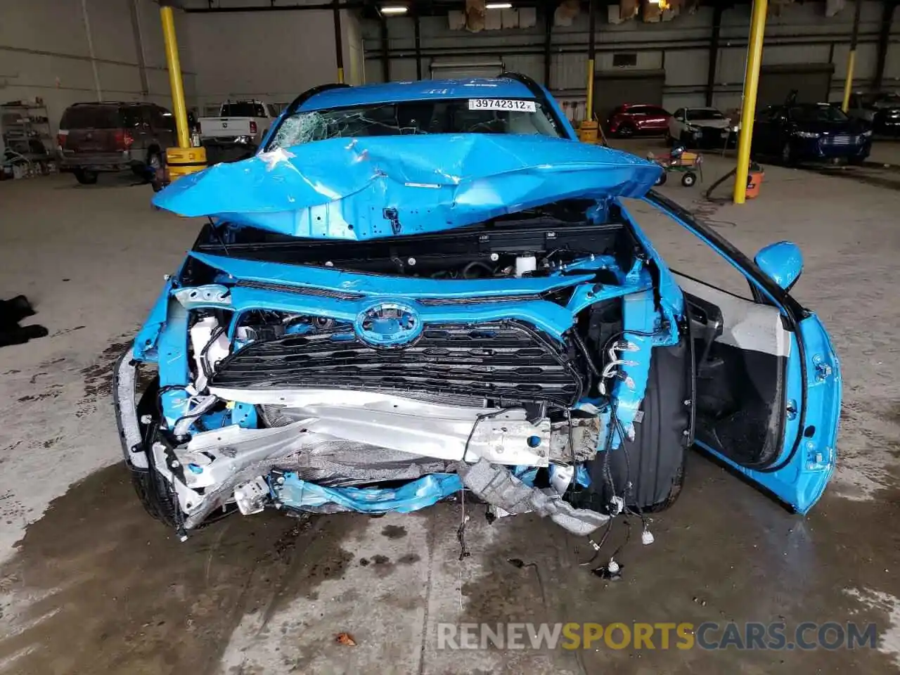 9 Photograph of a damaged car 2T3W1RFV5MW178714 TOYOTA RAV4 2021