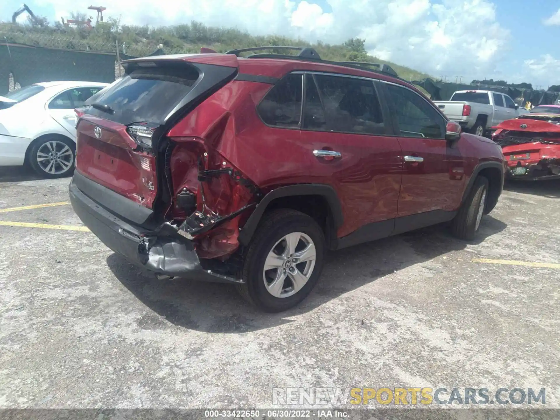 4 Photograph of a damaged car 2T3W1RFV5MW179412 TOYOTA RAV4 2021