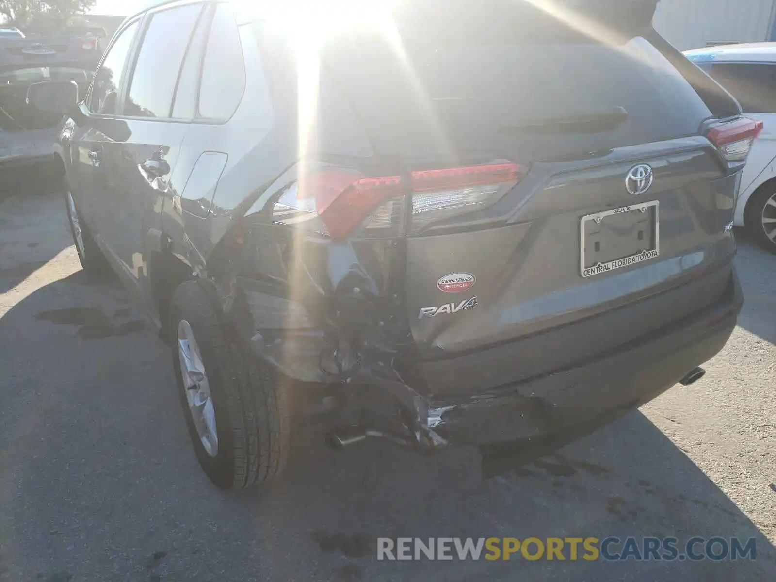 9 Photograph of a damaged car 2T3W1RFV6MC105417 TOYOTA RAV4 2021