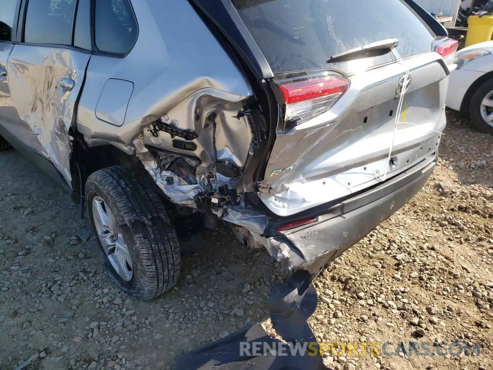 9 Photograph of a damaged car 2T3W1RFV6MC113078 TOYOTA RAV4 2021