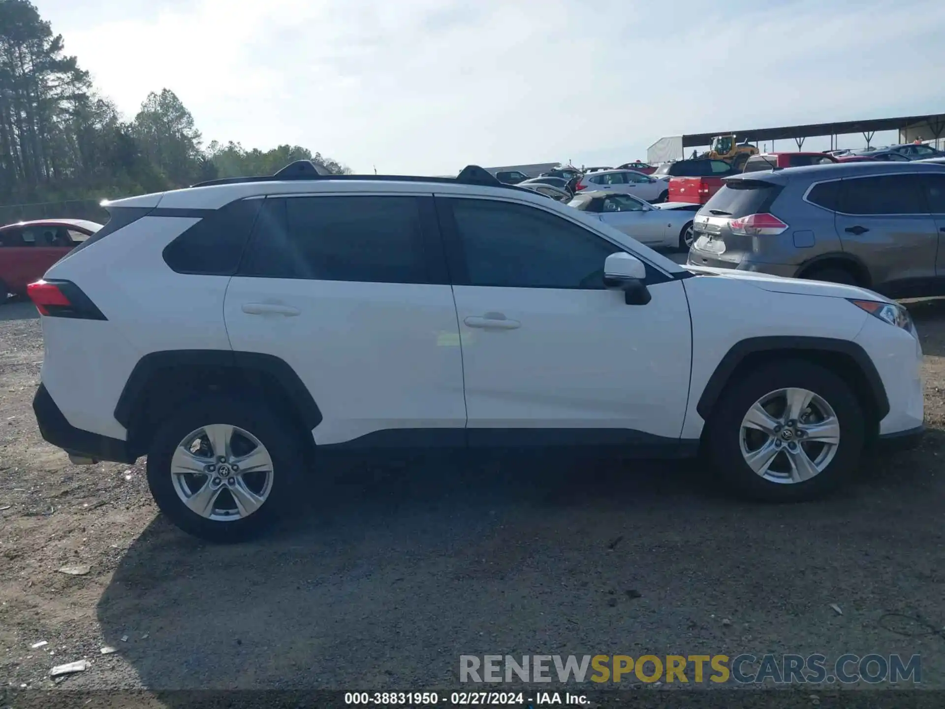 14 Photograph of a damaged car 2T3W1RFV6MC113825 TOYOTA RAV4 2021