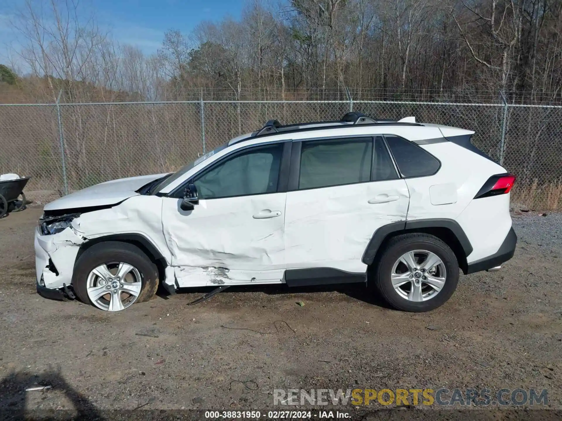 15 Photograph of a damaged car 2T3W1RFV6MC113825 TOYOTA RAV4 2021