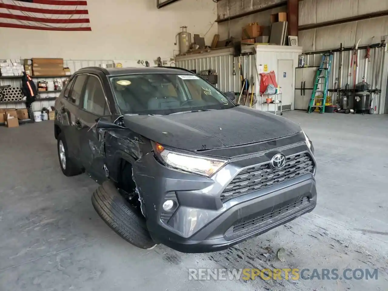 1 Photograph of a damaged car 2T3W1RFV6MC117504 TOYOTA RAV4 2021