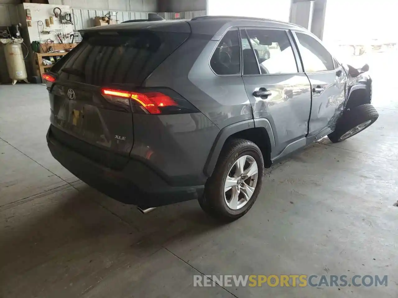 4 Photograph of a damaged car 2T3W1RFV6MC117504 TOYOTA RAV4 2021