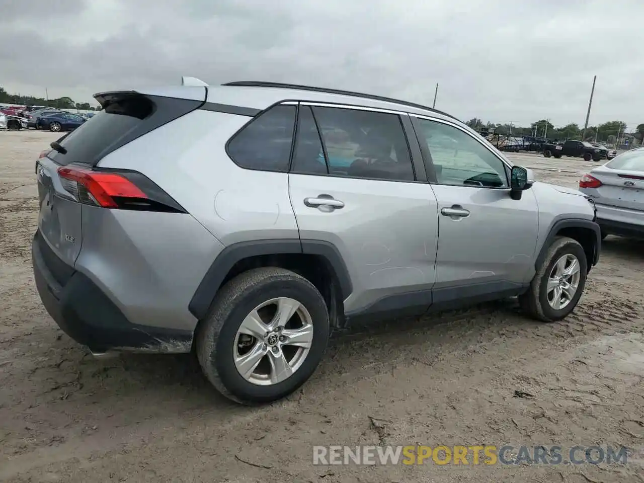 3 Photograph of a damaged car 2T3W1RFV6MC126283 TOYOTA RAV4 2021