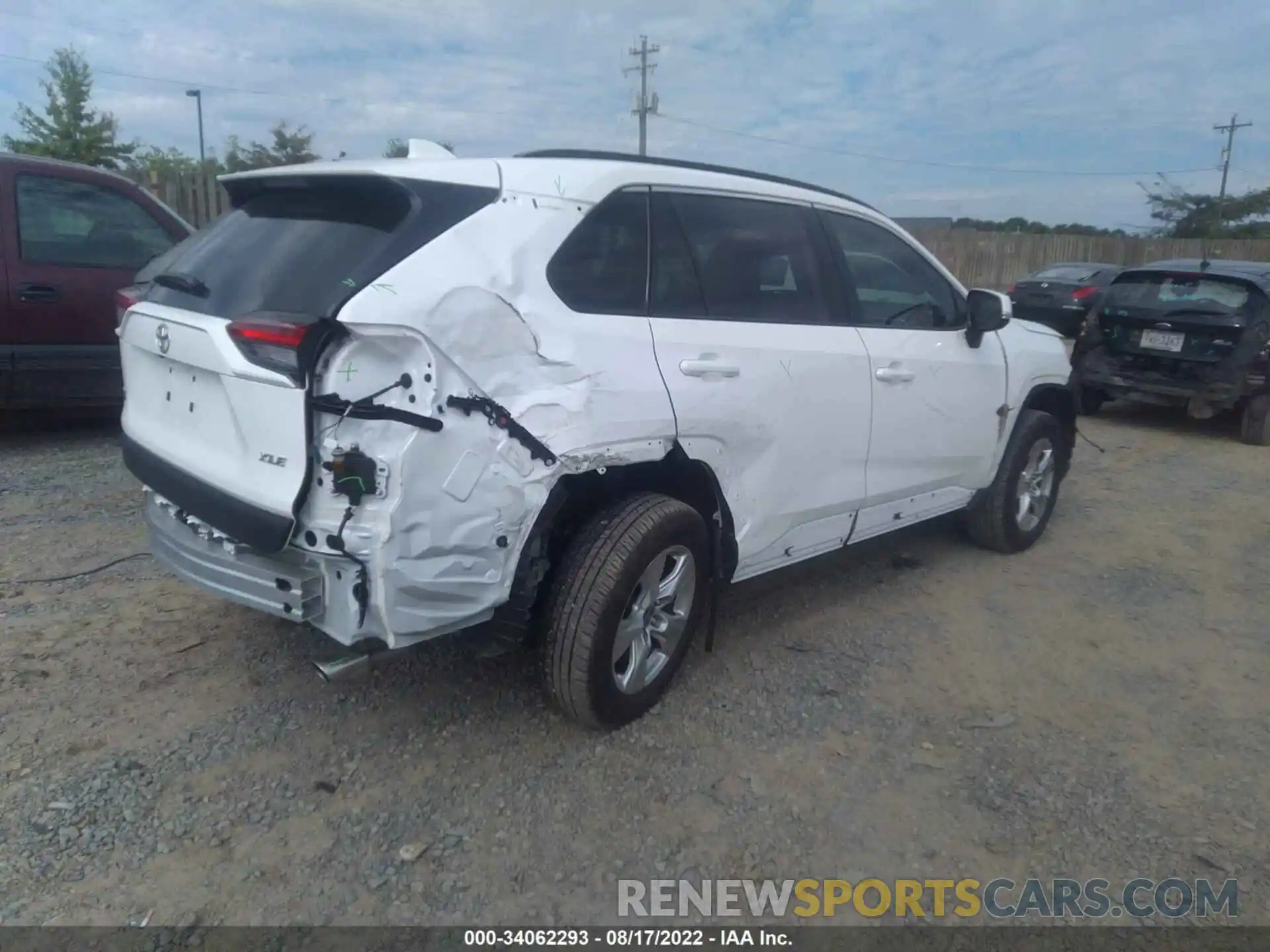 4 Photograph of a damaged car 2T3W1RFV6MC168016 TOYOTA RAV4 2021