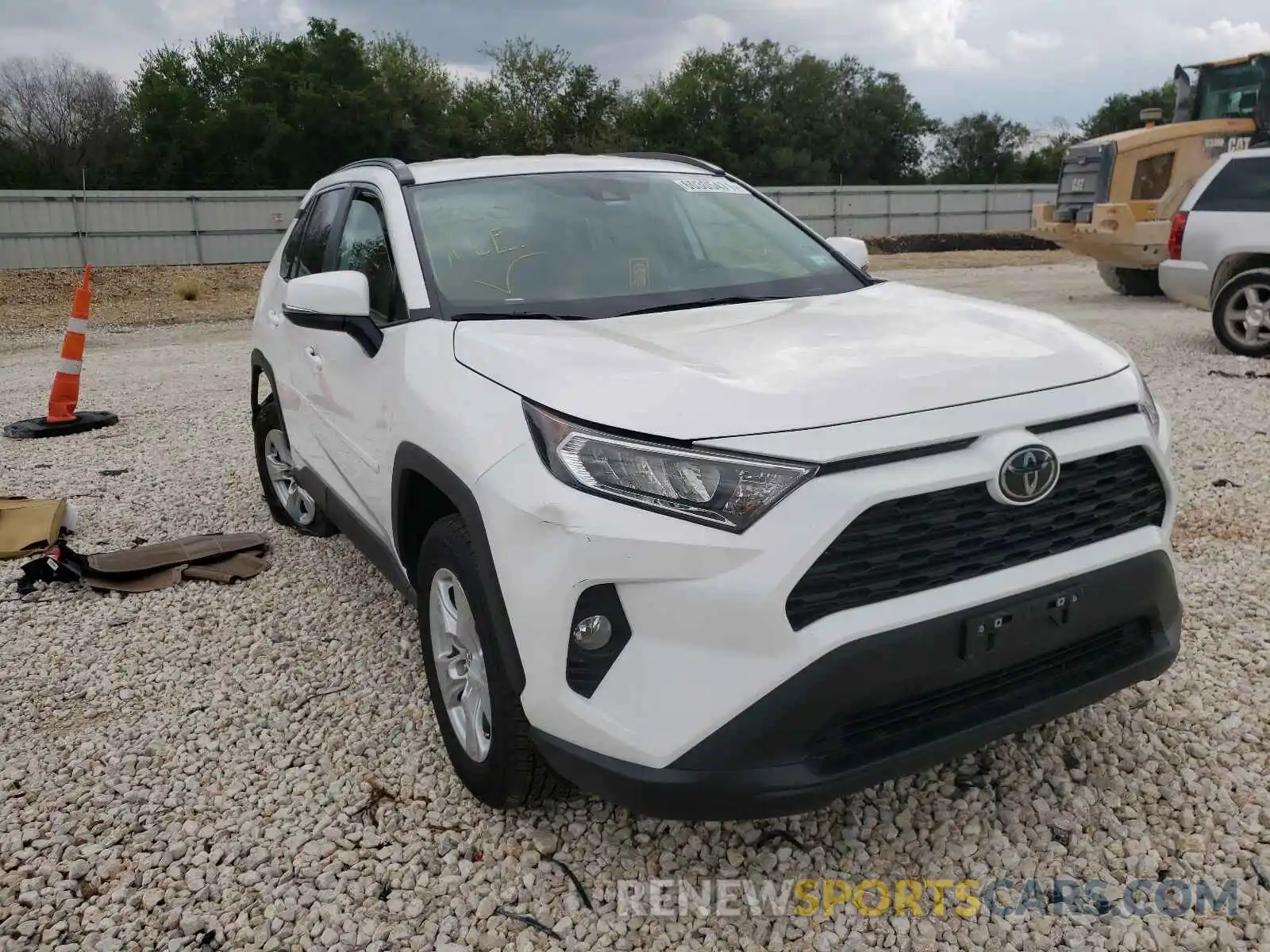 1 Photograph of a damaged car 2T3W1RFV6MW106761 TOYOTA RAV4 2021