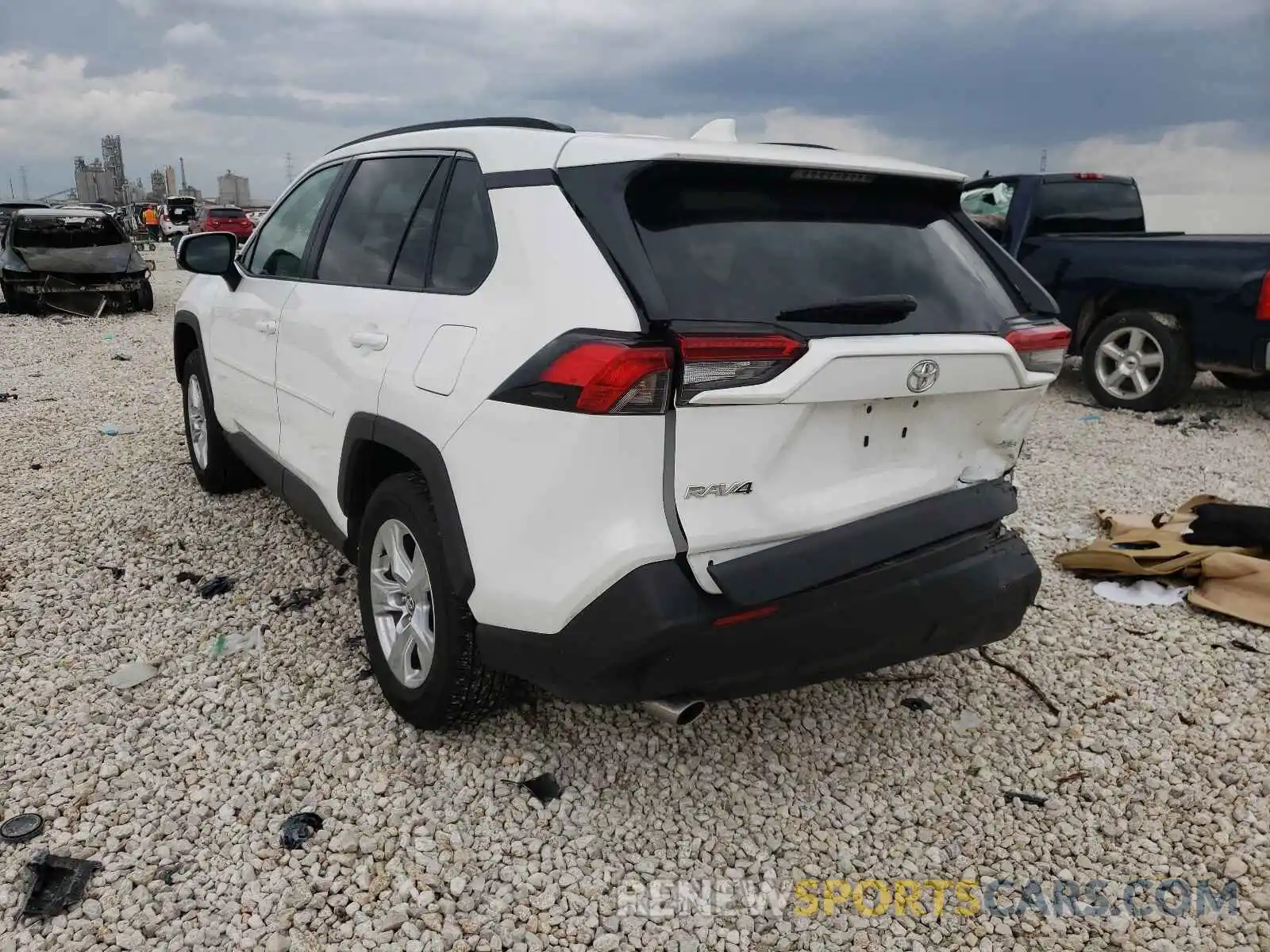 3 Photograph of a damaged car 2T3W1RFV6MW106761 TOYOTA RAV4 2021