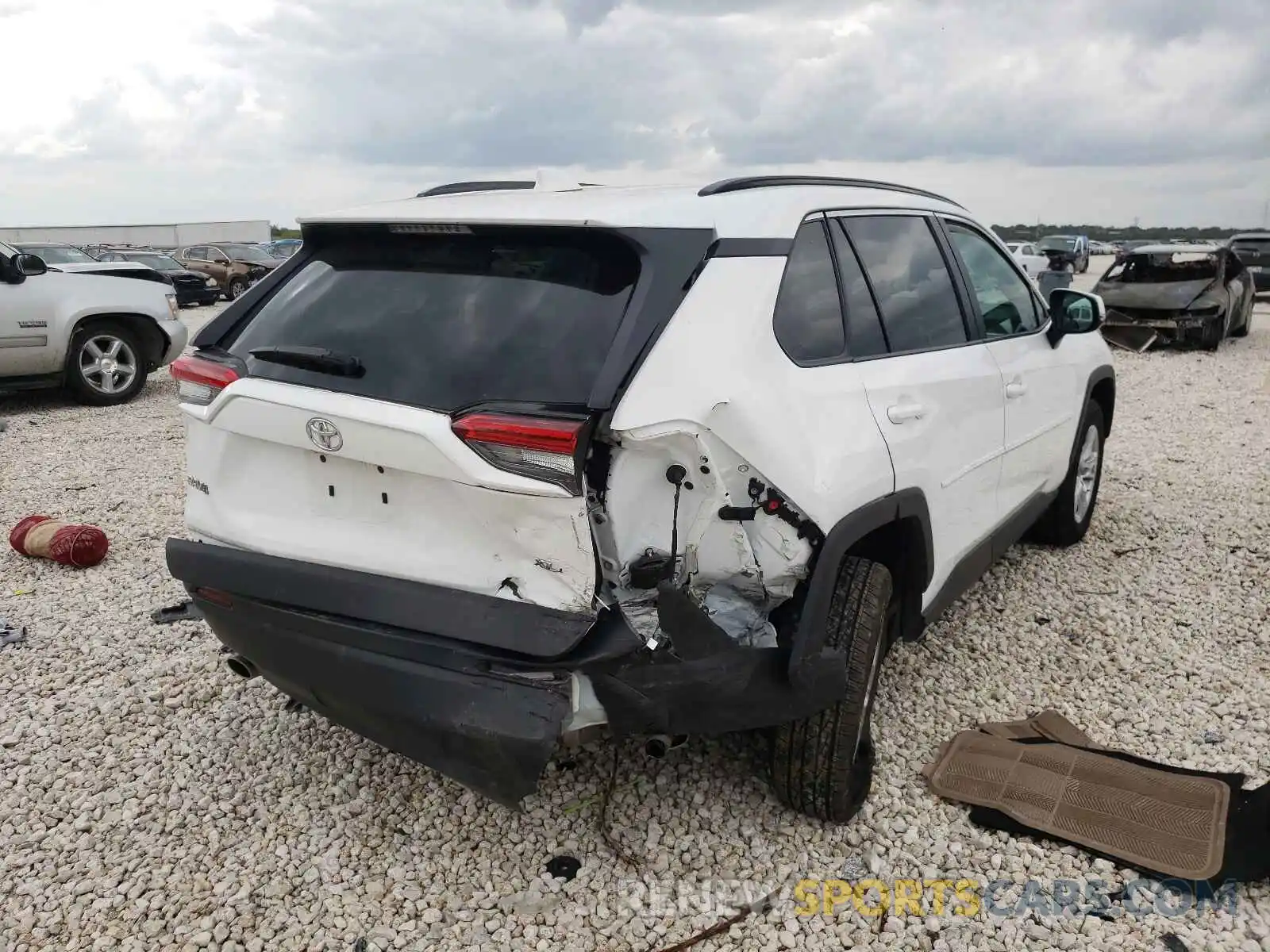 4 Photograph of a damaged car 2T3W1RFV6MW106761 TOYOTA RAV4 2021