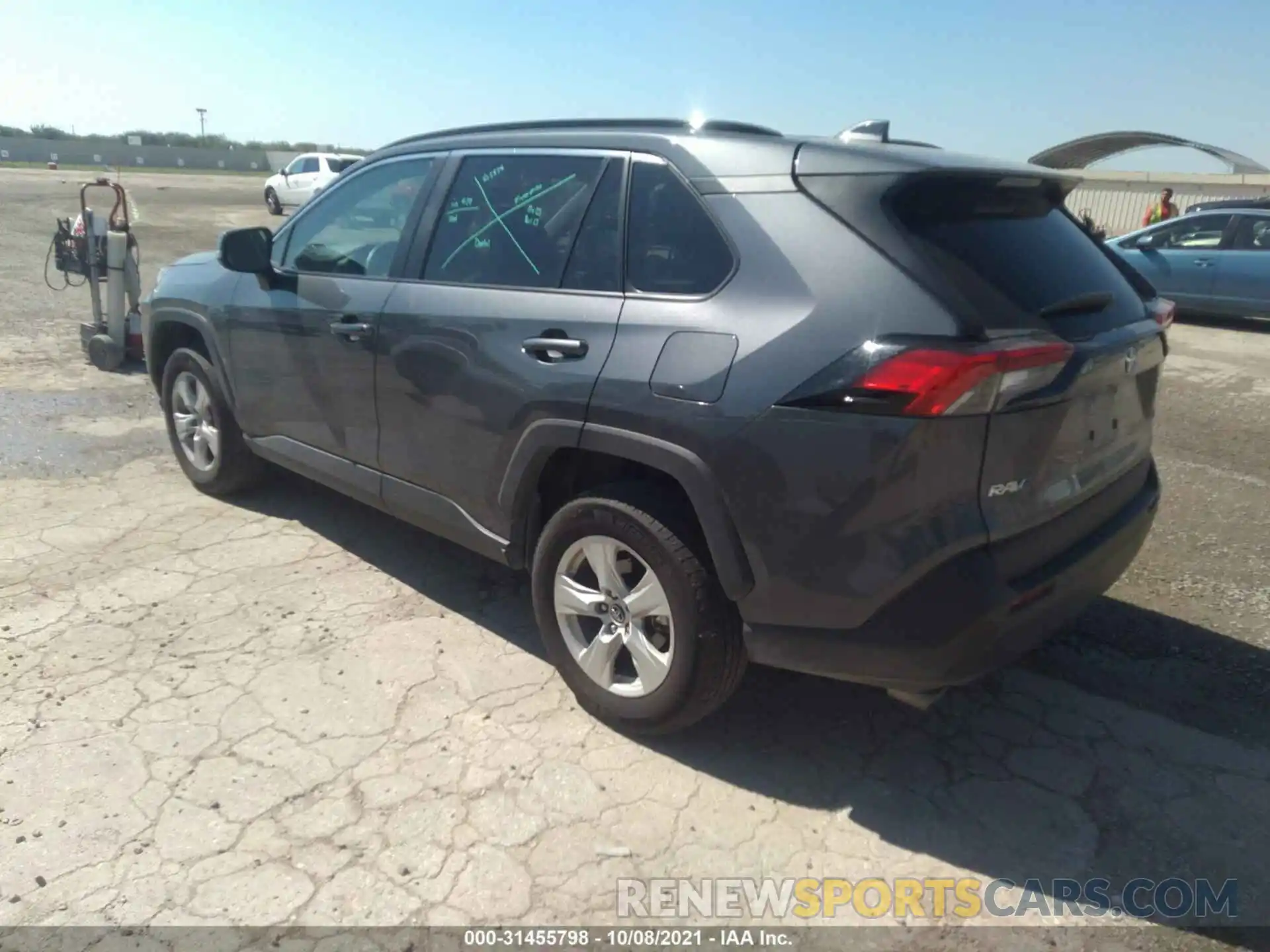 3 Photograph of a damaged car 2T3W1RFV6MW117162 TOYOTA RAV4 2021