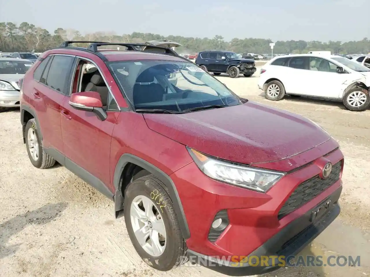 1 Photograph of a damaged car 2T3W1RFV6MW118649 TOYOTA RAV4 2021