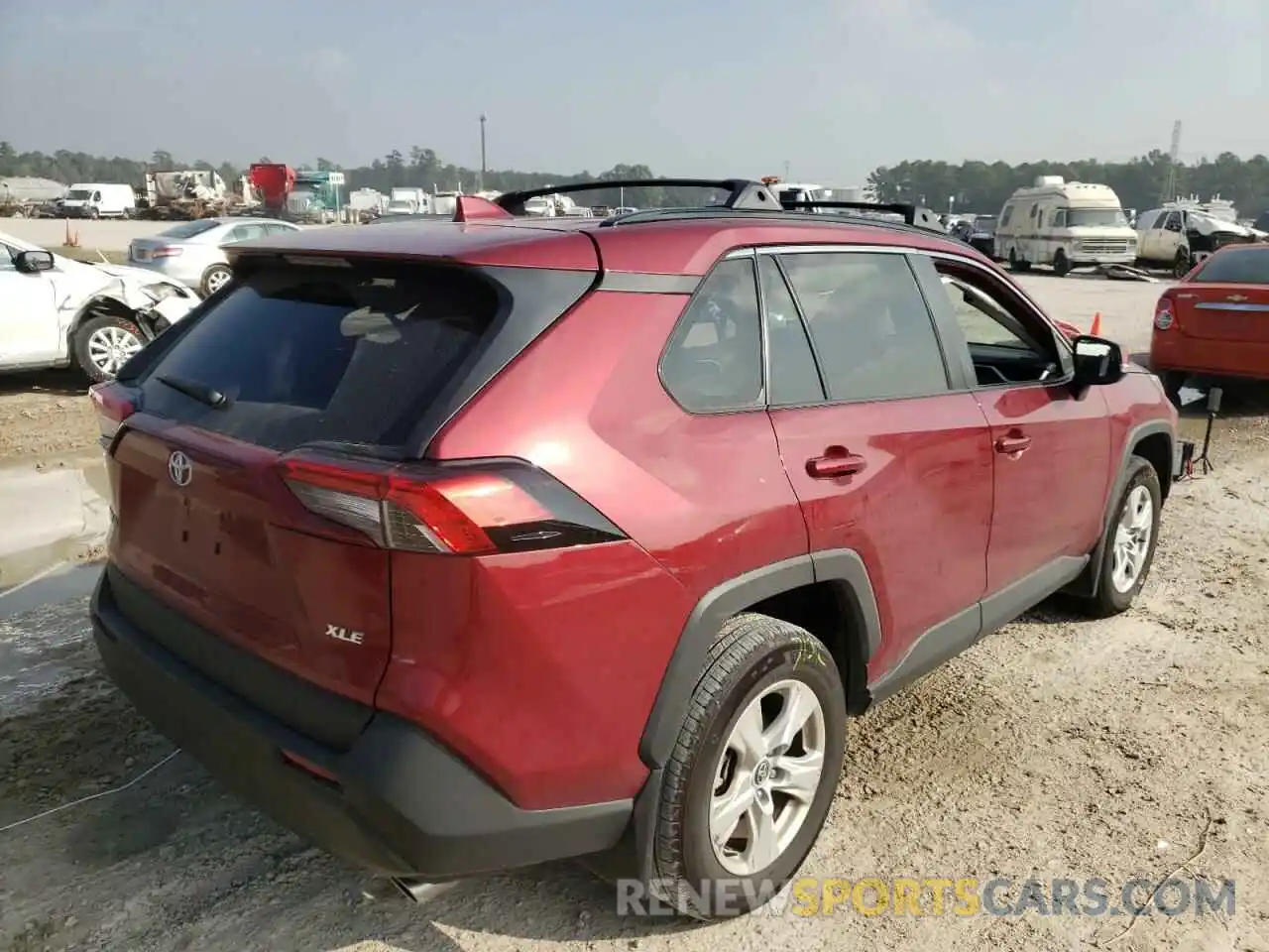 4 Photograph of a damaged car 2T3W1RFV6MW118649 TOYOTA RAV4 2021