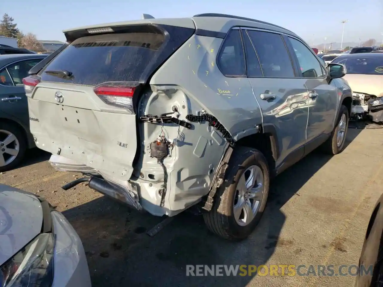 4 Photograph of a damaged car 2T3W1RFV6MW122684 TOYOTA RAV4 2021