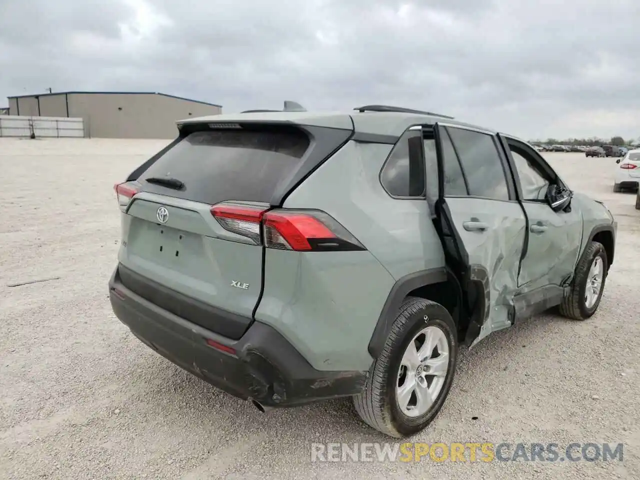 4 Photograph of a damaged car 2T3W1RFV6MW133118 TOYOTA RAV4 2021