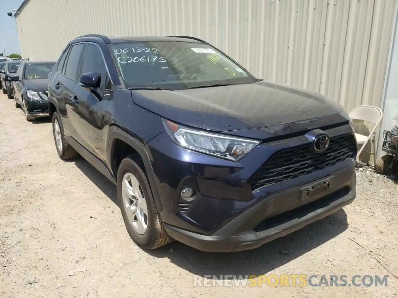 1 Photograph of a damaged car 2T3W1RFV6MW138030 TOYOTA RAV4 2021