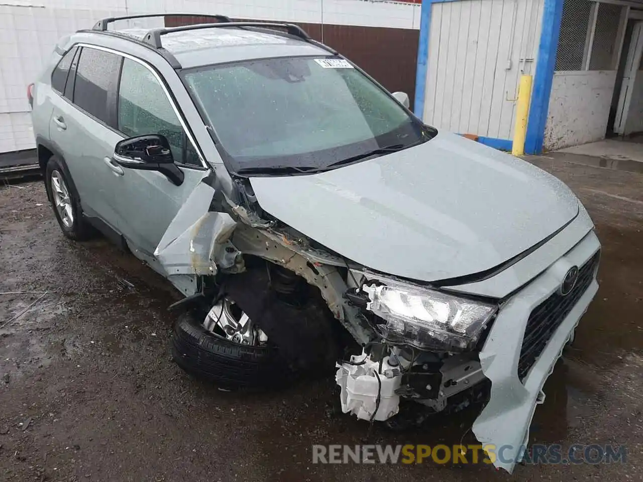 4 Photograph of a damaged car 2T3W1RFV6MW161503 TOYOTA RAV4 2021