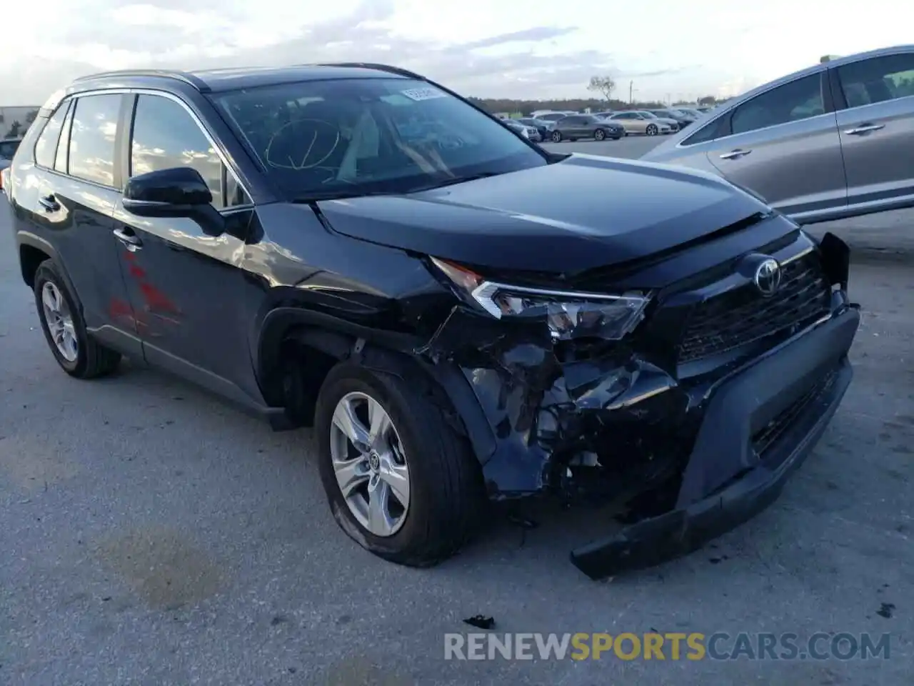 1 Photograph of a damaged car 2T3W1RFV6MW167768 TOYOTA RAV4 2021