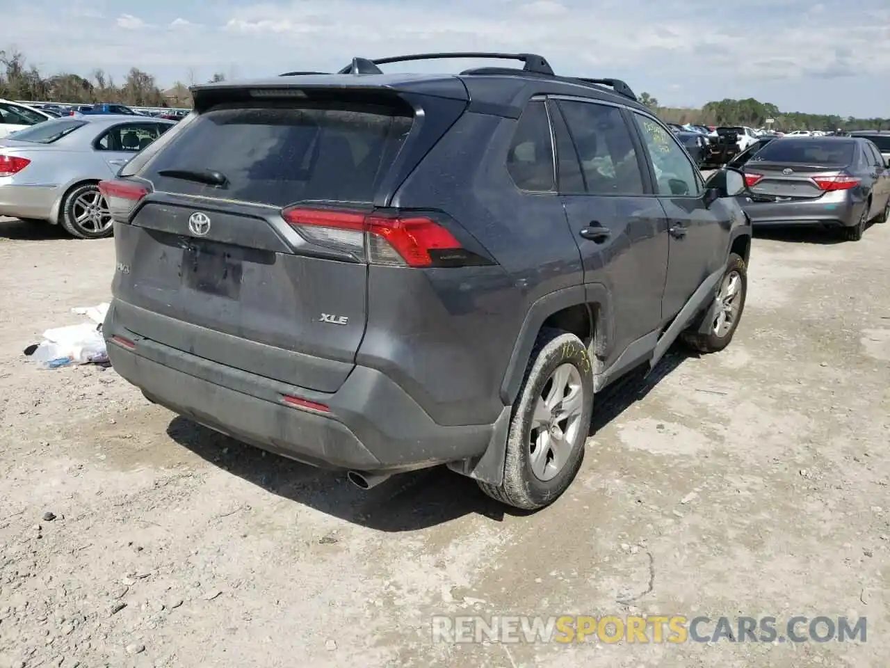 4 Photograph of a damaged car 2T3W1RFV6MW177703 TOYOTA RAV4 2021