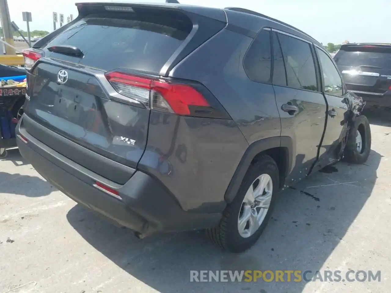 4 Photograph of a damaged car 2T3W1RFV7MC086148 TOYOTA RAV4 2021