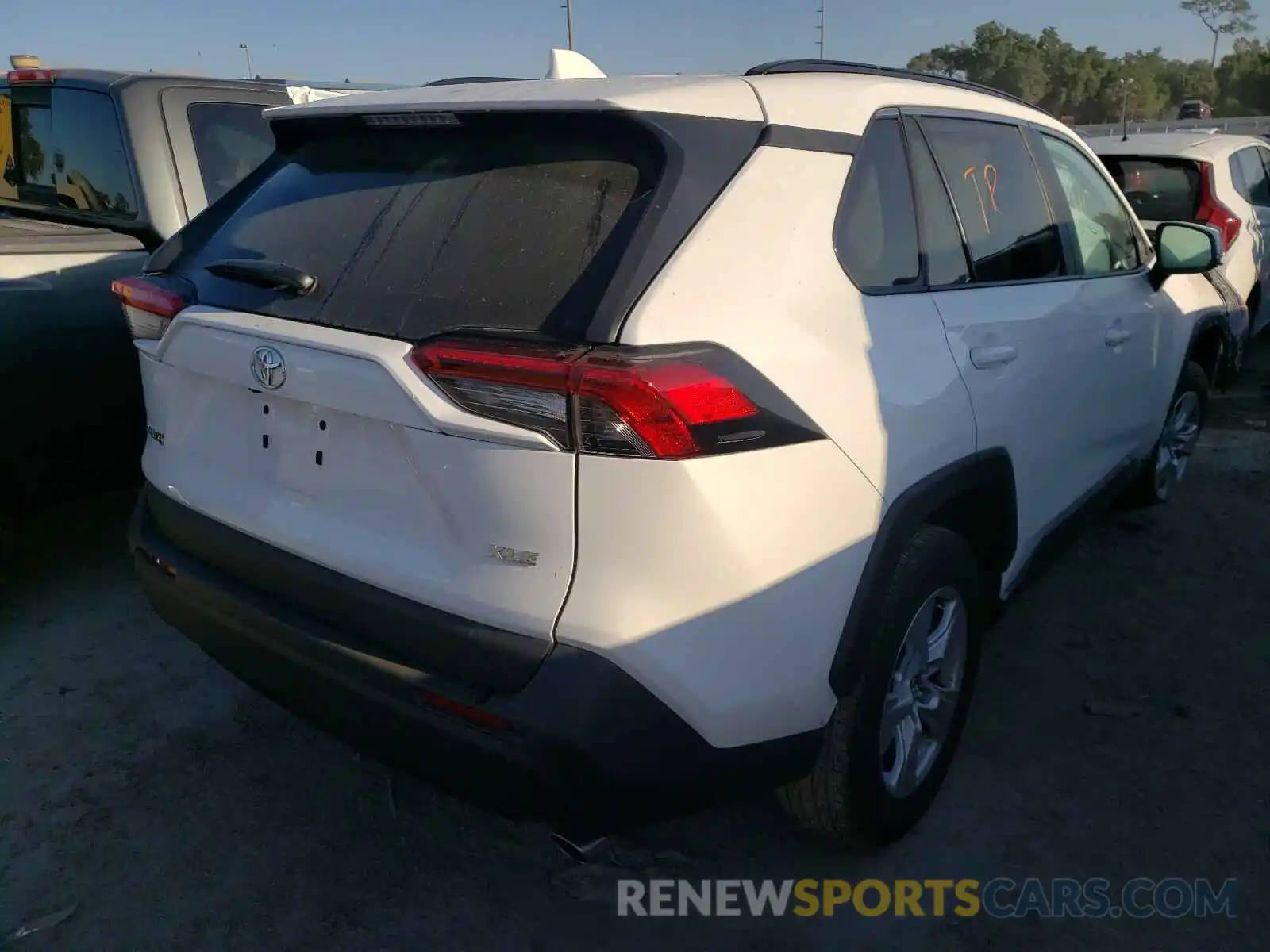 4 Photograph of a damaged car 2T3W1RFV7MC092080 TOYOTA RAV4 2021