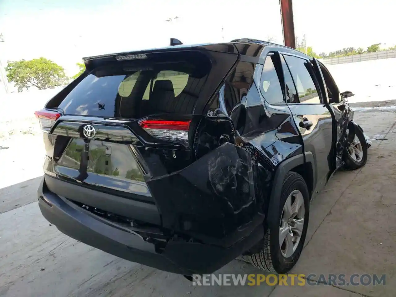 9 Photograph of a damaged car 2T3W1RFV7MC097876 TOYOTA RAV4 2021