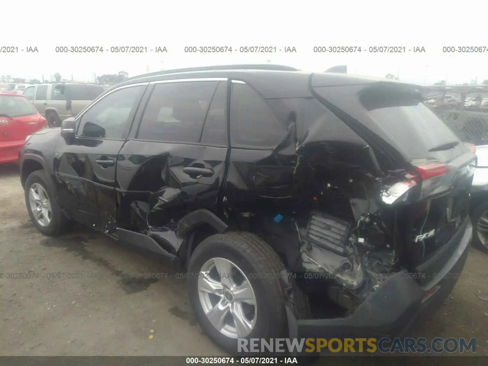 3 Photograph of a damaged car 2T3W1RFV7MC112327 TOYOTA RAV4 2021