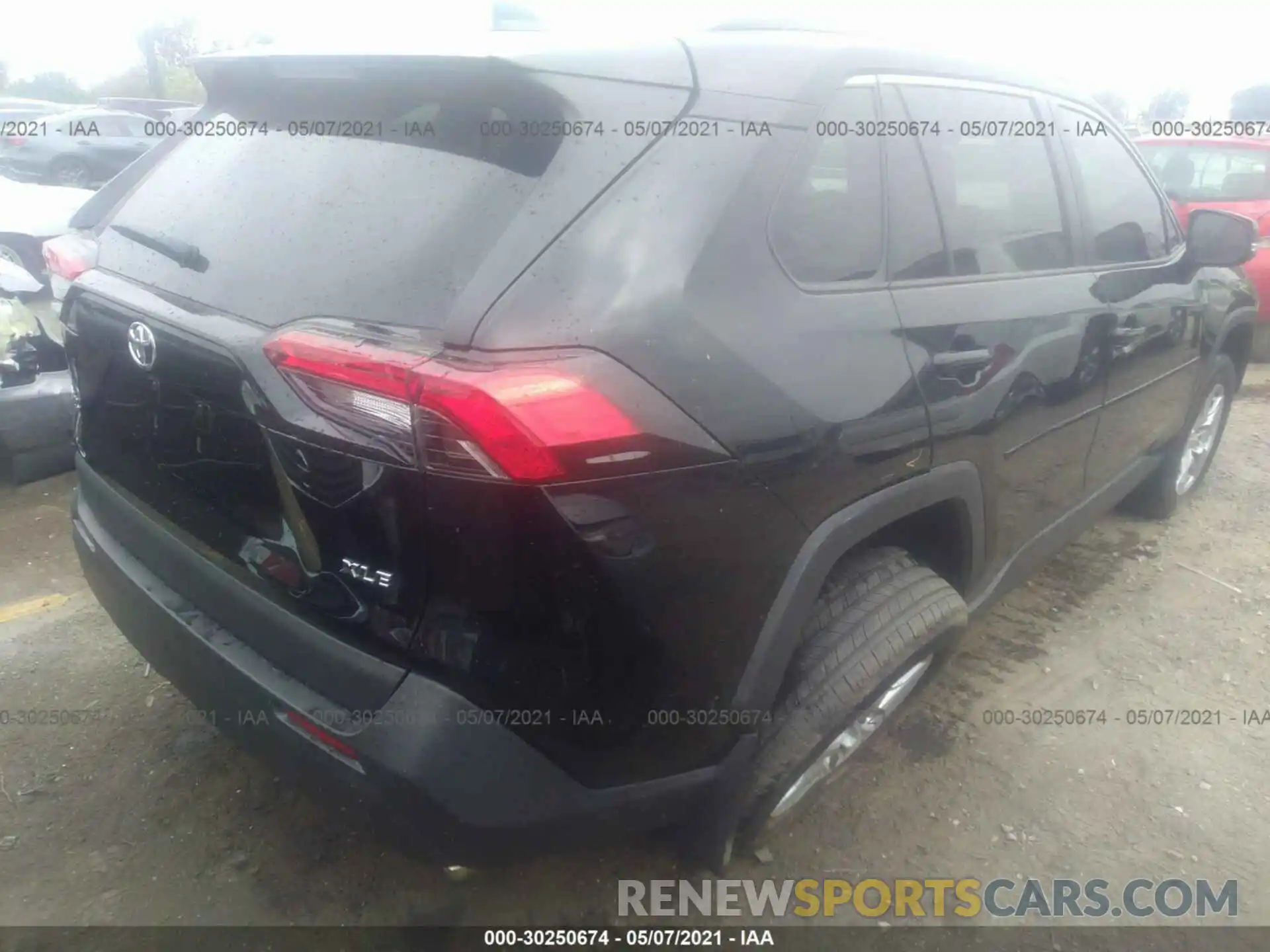 4 Photograph of a damaged car 2T3W1RFV7MC112327 TOYOTA RAV4 2021